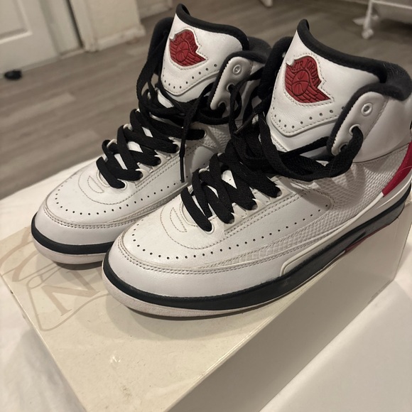 Jordan Retro 2s - Picture 4 of 8
